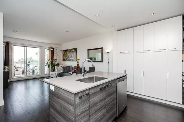 Surrey, BC V3T 0M7,10581 140 ST #510