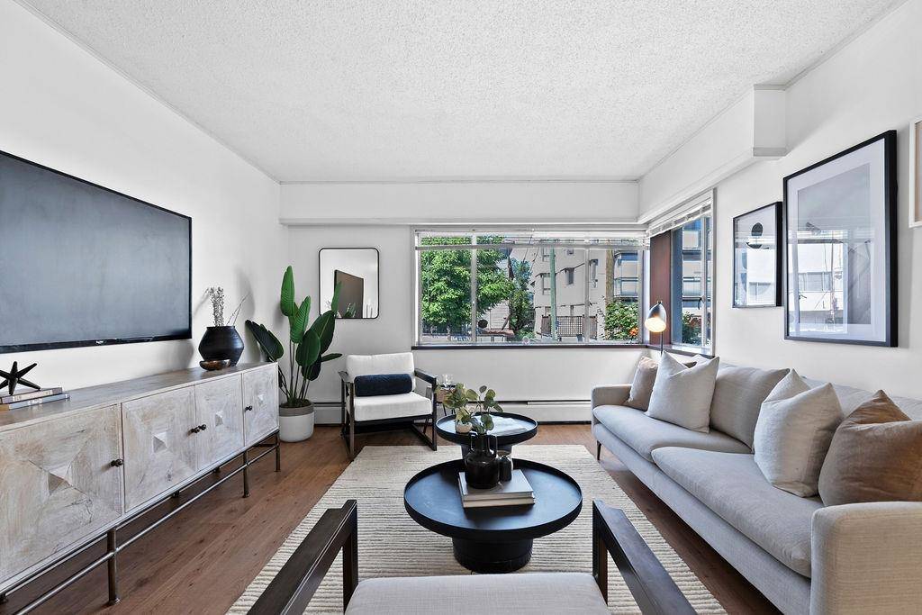 2469 Cornwall AVE #5,  Vancouver,  BC V6K 1B9