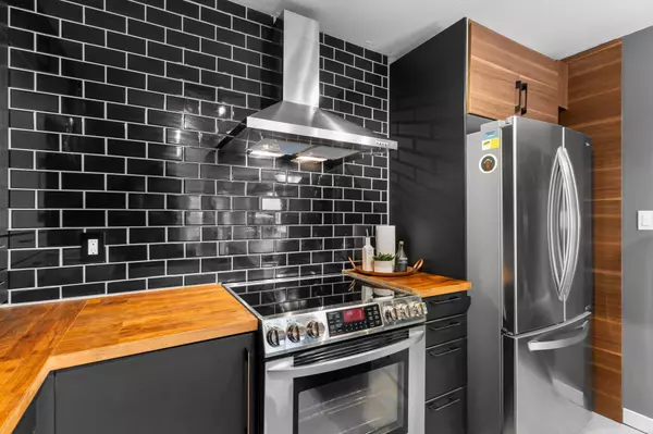 Abbotsford, BC V2S 3E2,2575 Ware ST #203