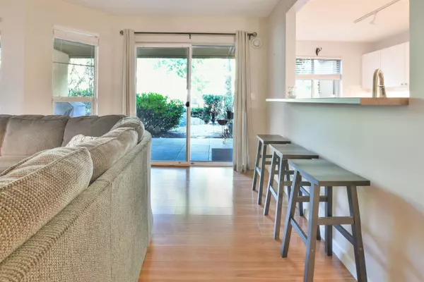 Surrey, BC V4A 9T4,15185 22 AVE #105