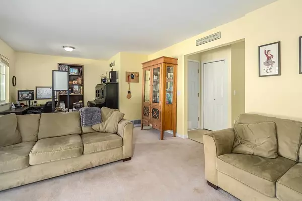 Maple Ridge, BC V2X 6S9,11870 232 ST #21