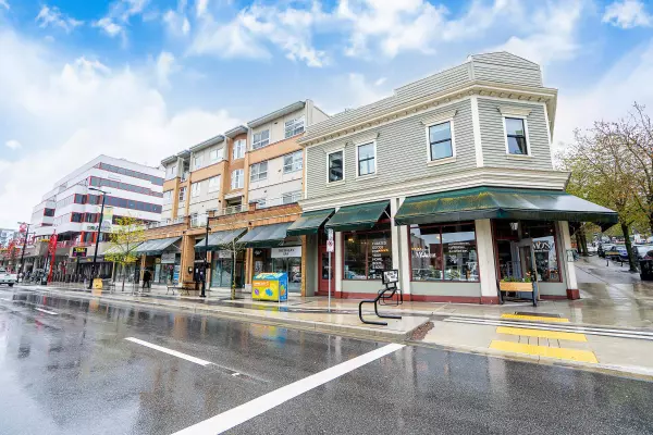 North Vancouver, BC V7M 3M8,108 W Esplanade AVE #412