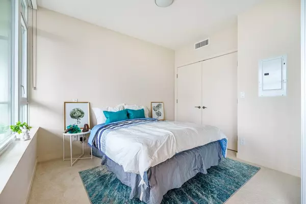 Burnaby, BC V5H 0H8,6383 Mckay AVE #703