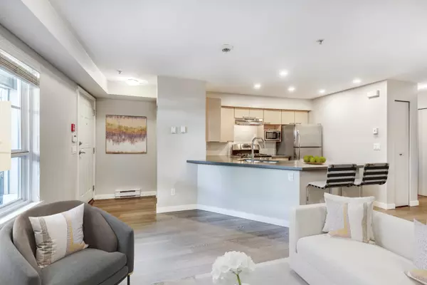 Vancouver, BC V5Z 1B5,650 W 7th AVE