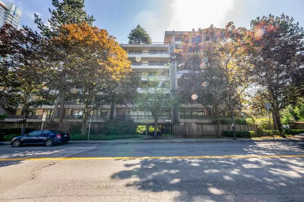 Burnaby, BC V5H 4B4,5932 Patterson AVE #217