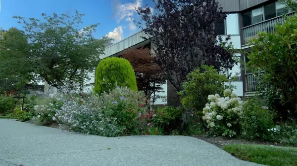 White Rock, BC V4B 3T7,1520 Vidal ST #107