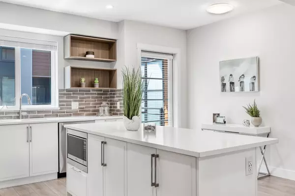 Port Moody, BC V3H 0J9,70 Seaview DR #9