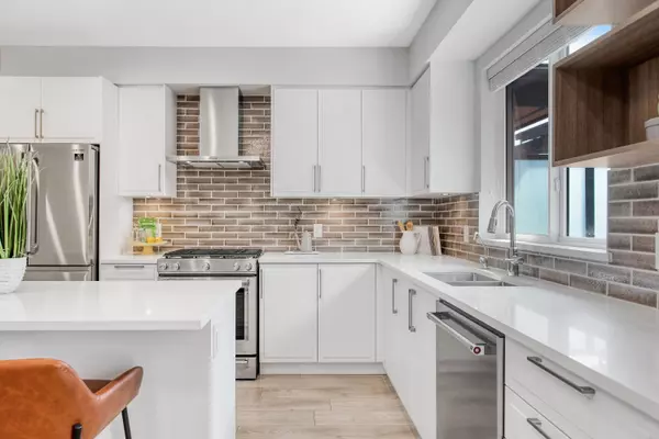 Port Moody, BC V3H 0J9,70 Seaview DR #9