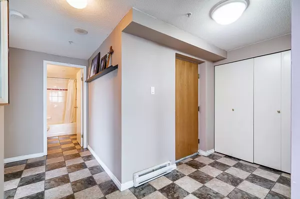 Surrey, BC V3R 0V9,14820 104 AVE #1103