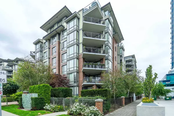 White Rock, BC V4B 5M3,1550 Martin ST #402