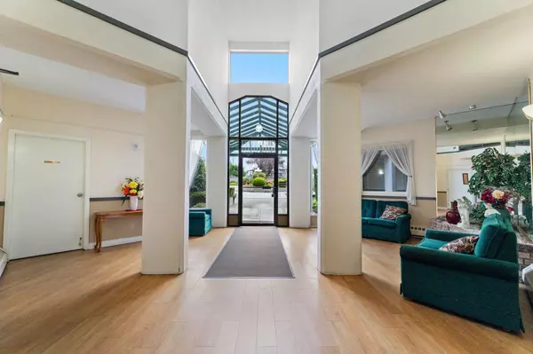 Abbotsford, BC V2T 4V2,31850 Union AVE #215