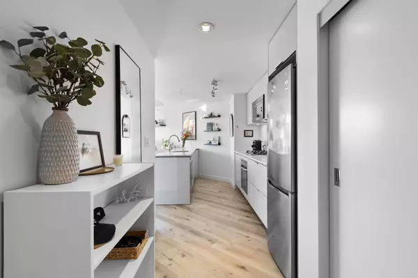 Vancouver, BC V6B 0E6,128 W Cordova ST #2007