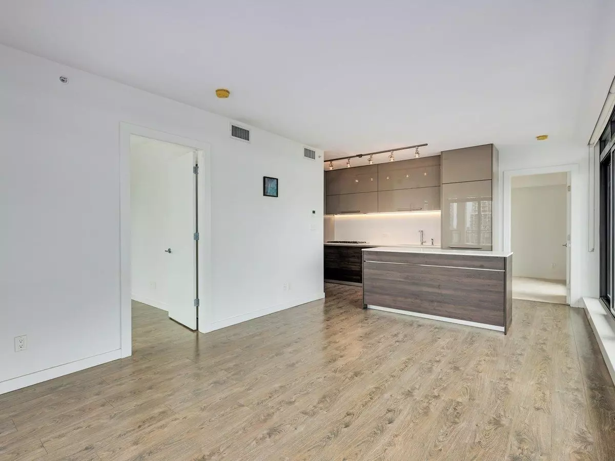 Burnaby, BC V5C 0K2,2378 Alpha AVE #1706