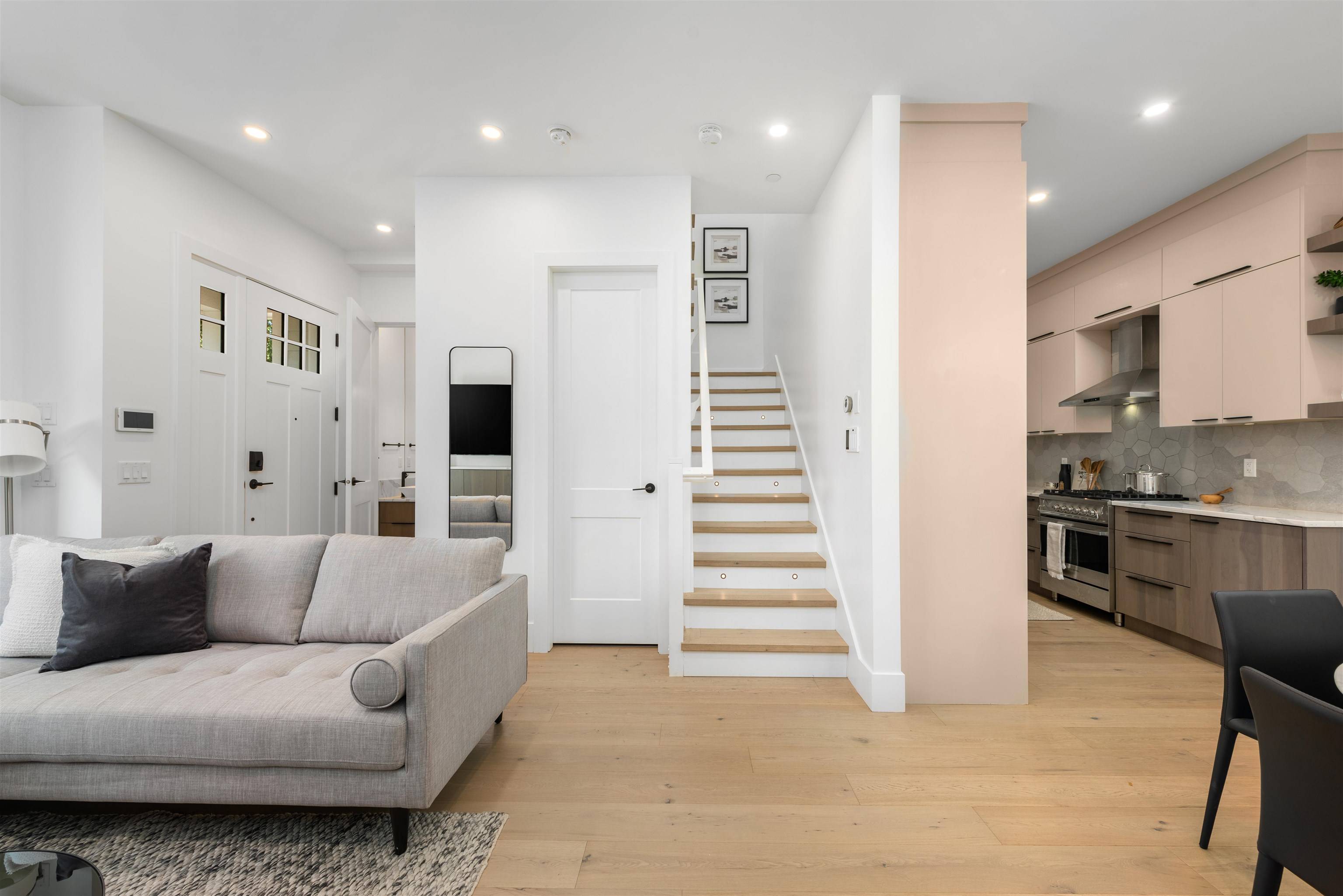 Vancouver, BC V5L 2P4,2317 Napier ST