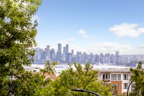 North Vancouver, BC V7M 1N6,168 W 13 ST #TH15