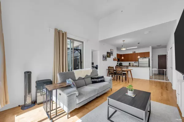 Surrey, BC V3R 0B5,10180 153 ST #424