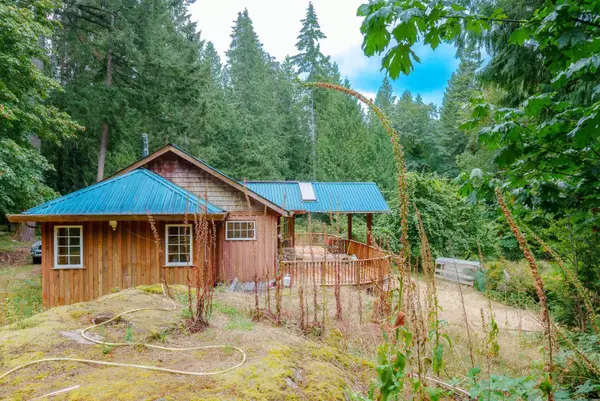 Halfmoon Bay, BC V7Z 1G9,9492 Blakely RD