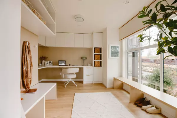 Surrey, BC V3Z 1J9,2350 165 ST #152