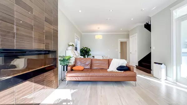 Burnaby, BC V5E 2S7,6758 Empress AVE