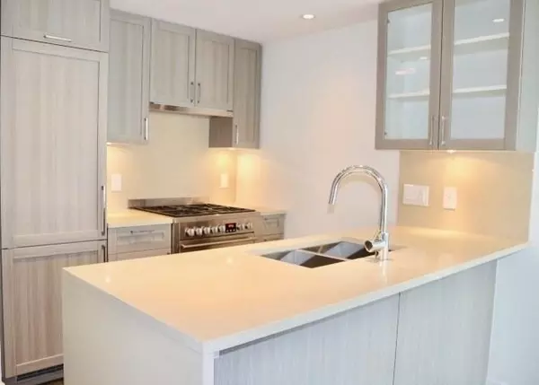 Vancouver, BC V5R 0E4,5665 Boundary RD #2204