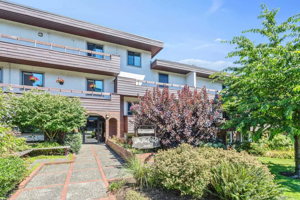 Vancouver, BC V6H 2L2,2025 W 2nd AVE #220