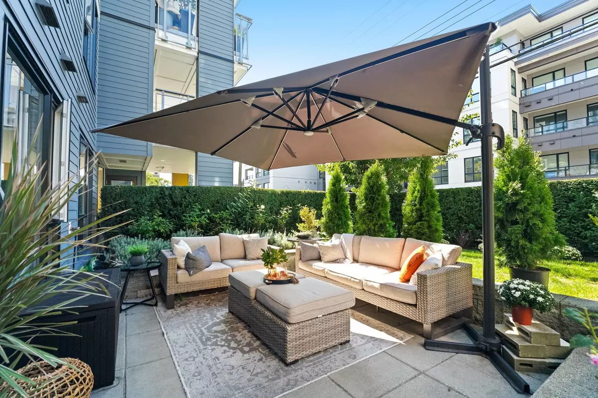North Vancouver, BC V7L 0C1,221 E 3rd ST #7
