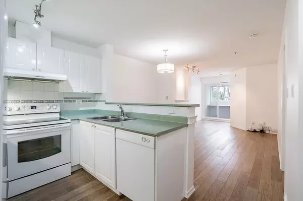 Vancouver, BC V5V 3C3,868 Kingsway #306