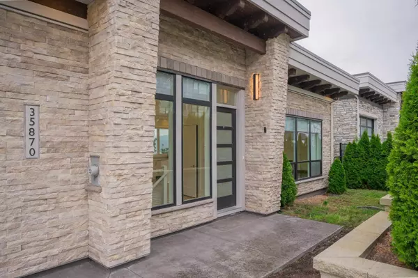 Abbotsford, BC V3G 1G3,35870 Timberlane DR