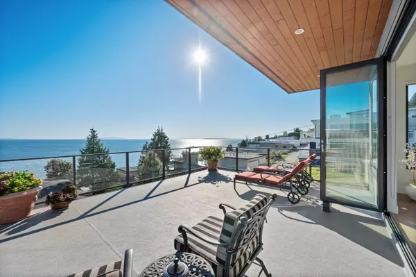15438 Columbia AVE, White Rock, BC V4B 1K2
