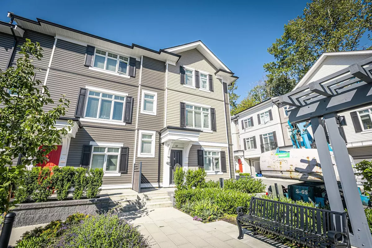 Surrey, BC V3Z 1J1,2070 Oak Meadows DR #97