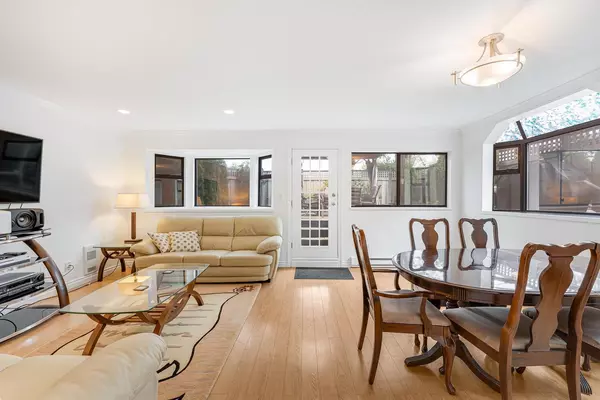 New Westminster, BC V3M 3S7,777 Eighth ST #112