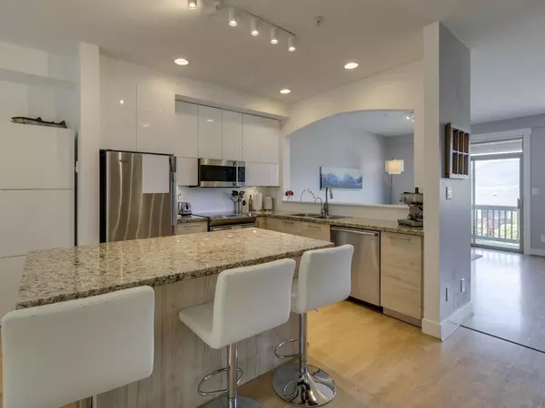 Squamish, BC V8B 0G1,1026 Glacier View DR #4