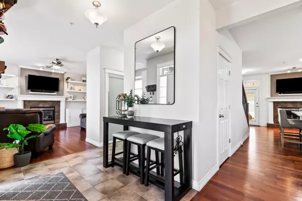 Maple Ridge, BC V4R 2G2,11962 236 ST #1