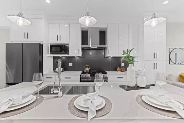 Surrey, BC V4N 2E4,9652 162a ST #58