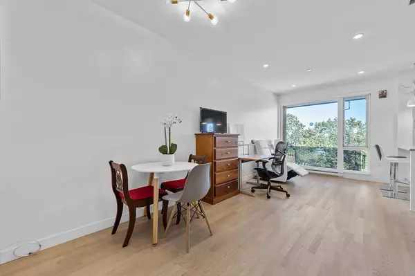 Vancouver, BC V5V 2Y2,188 E 32nd AVE #304