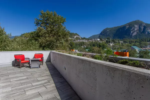 Squamish, BC V8B 0J8,38362 Buckley AVE #404