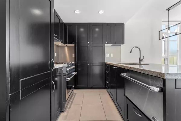 Vancouver, BC V6B 0B1,1133 Homer ST #906