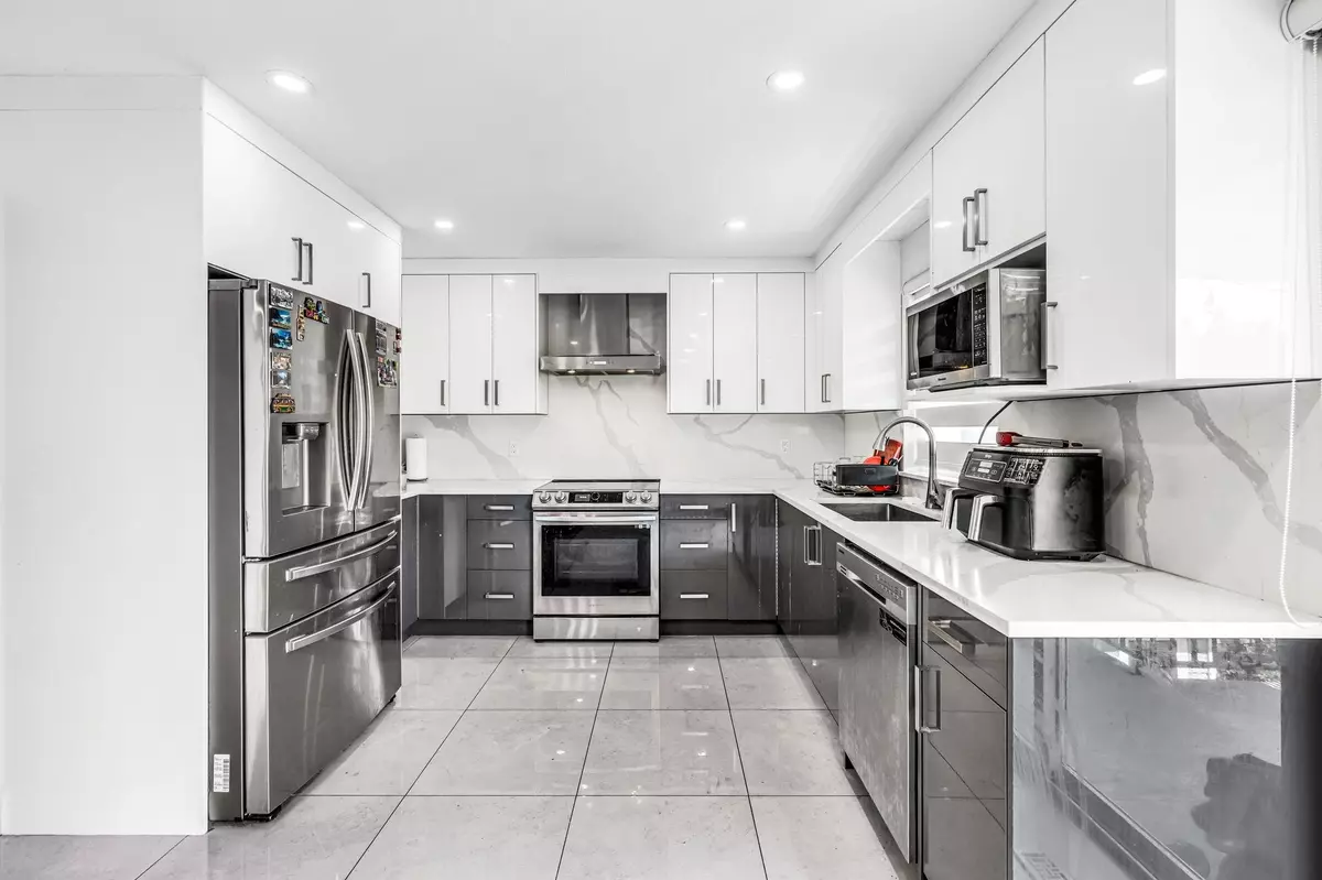 Delta, BC V4E 3L7,10867 Cherry LN