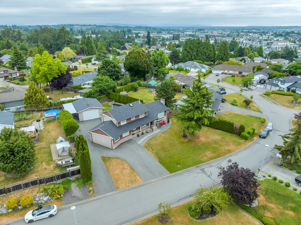 Surrey, BC V3S 7M5,5630 W Sunrise CRES