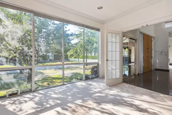 Vancouver, BC V6P 5J5,6808 Angus DR