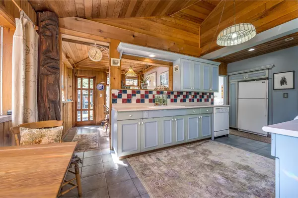 Delta, BC V4L 1M3,3 66a ST