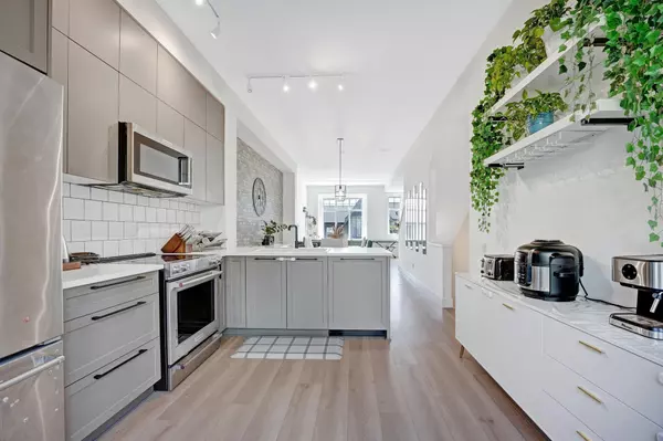 Coquitlam, BC V3E 0N7,3552 Victoria DR #62