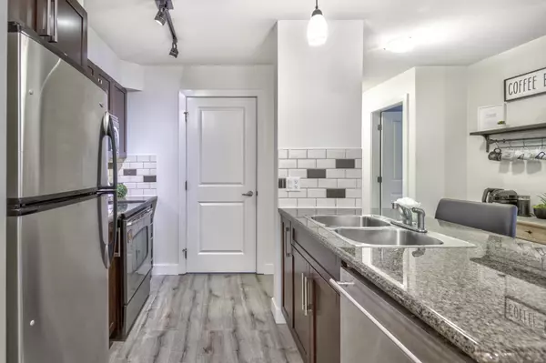 Port Coquitlam, BC V3C 1Y9,2468 Atkins AVE #210