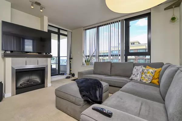 New Westminster, BC V3M 0B6,1 Renaissance SQ #1207