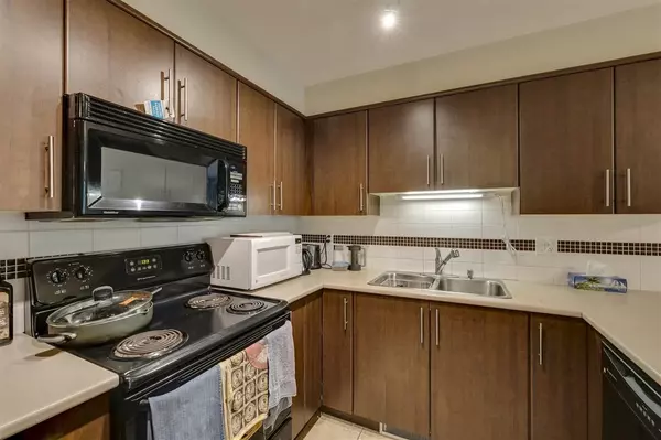 Maple Ridge, BC V2X 8W6,12248 224 ST #206