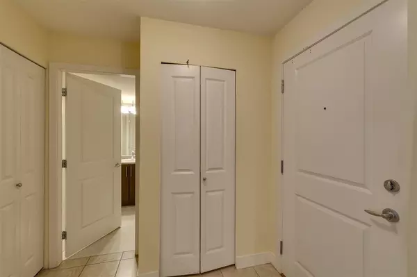 Maple Ridge, BC V2X 8W6,12248 224 ST #206