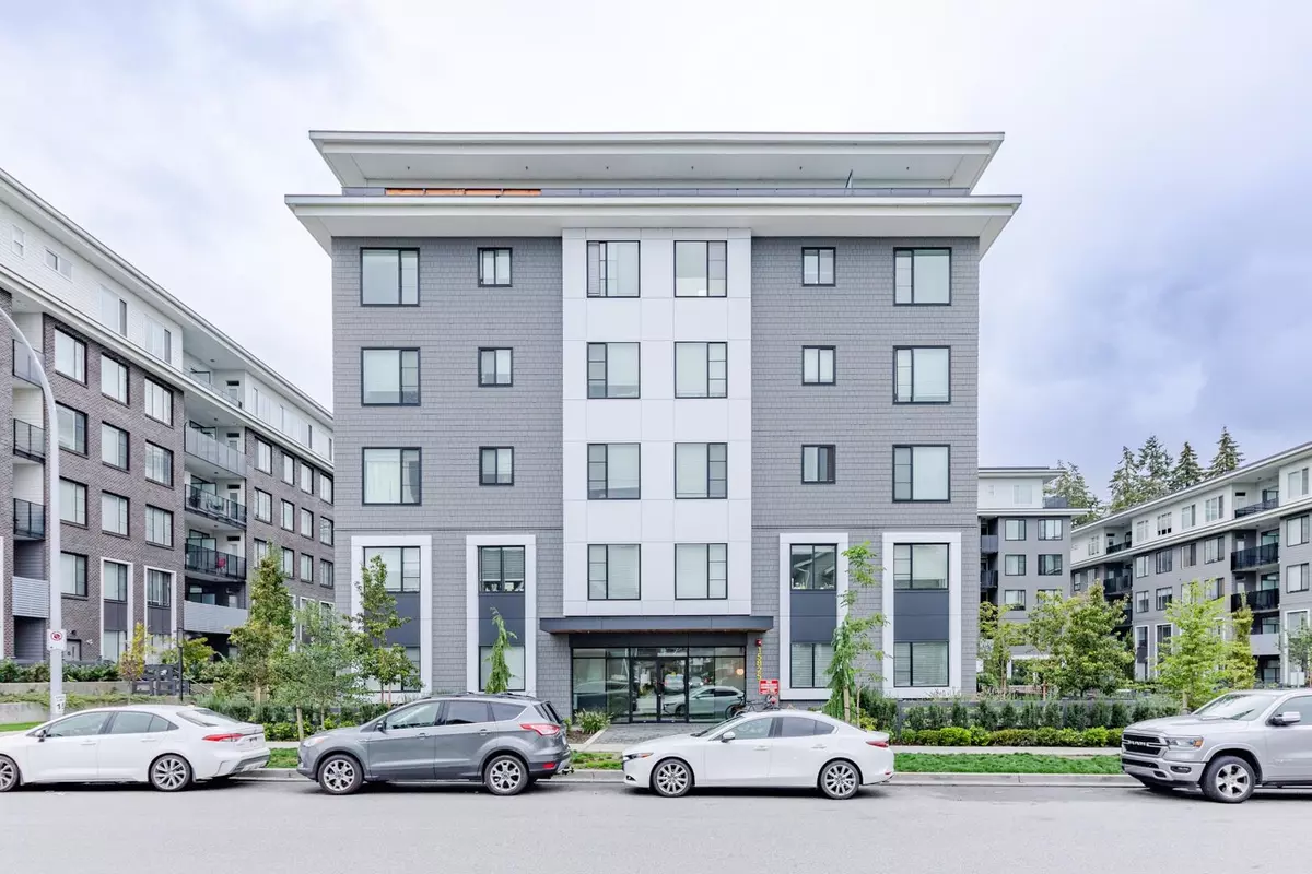 Surrey, BC V4N 6W9,15825 85 AVE #107