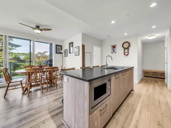 Richmond, BC V6W 0B7,10788 No. 5 RD #206