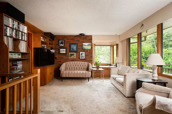 Bowen Island, BC V0N 1G1,1107 Miller RD