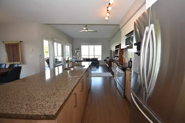 Surrey, BC V4N 6J8,6460 194 ST #505